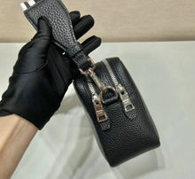 Load image into Gallery viewer, Medium Leather Bag
