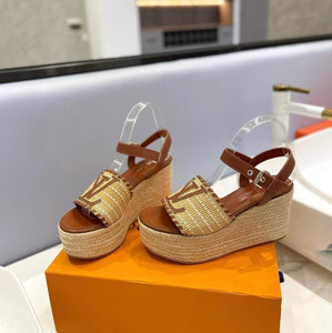 Raffia Wedges