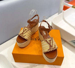 Raffia Wedges