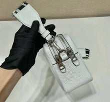 Load image into Gallery viewer, Medium Leather Bag
