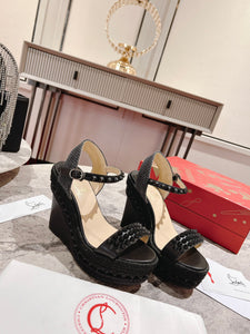 Madmonica Wedges