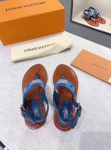 Load image into Gallery viewer, Starboard Thong Sandals
