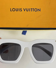 Load image into Gallery viewer, La Grande Sunglasses
