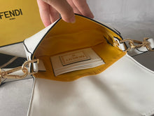 Load image into Gallery viewer, Brooch Mini Baguette
