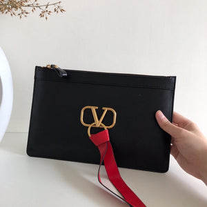 V Ring Pouch