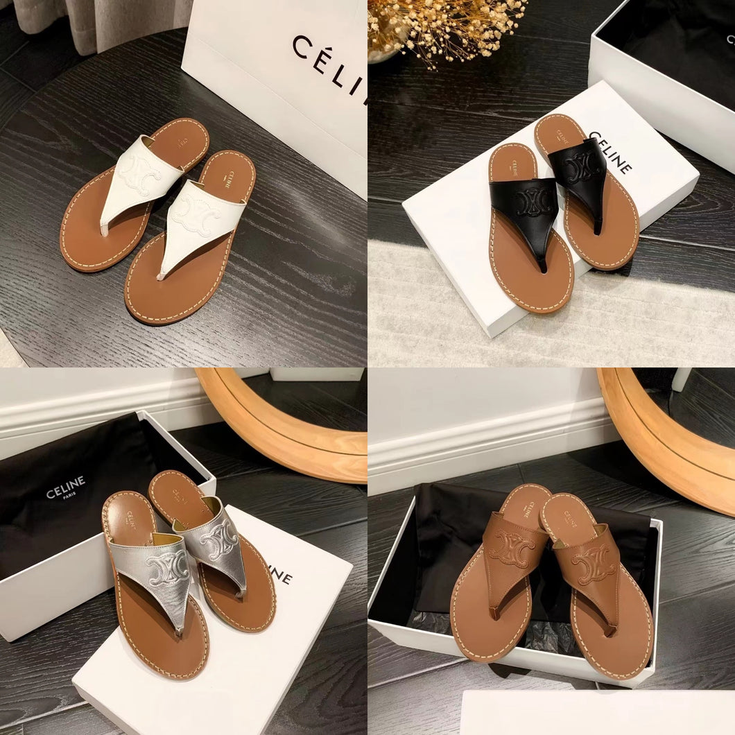 Triomphe Thong Sandals