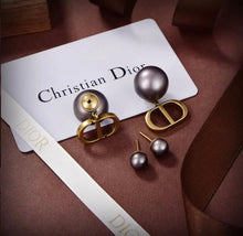 Load image into Gallery viewer, CD Pearl Earrings
