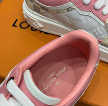 Load image into Gallery viewer, Time Out Trainers
