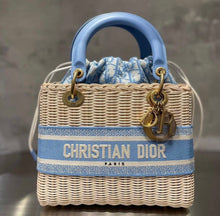 Load image into Gallery viewer, Medium Lady D Wicker
