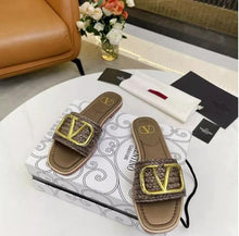 Load image into Gallery viewer, V Logo Slide Sandals
