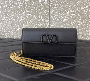 V Logo Clutch