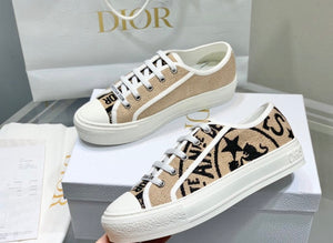 Walk n Dior