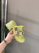 Load image into Gallery viewer, Flash Sandals
