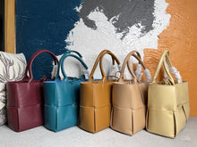Load image into Gallery viewer, Arco Tote
