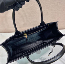 Load image into Gallery viewer, Large Symbole Bag
