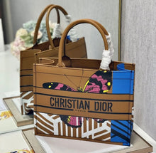 Load image into Gallery viewer, Leather Book Tote
