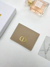 Load image into Gallery viewer, Montaigne Card Holder
