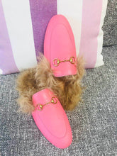 Load image into Gallery viewer, Princetown Fur Slippers
