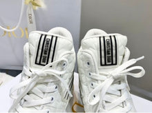 Load image into Gallery viewer, Walk n Dior
