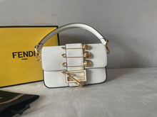 Load image into Gallery viewer, Brooch Mini Baguette
