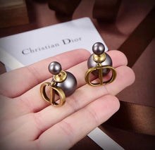 Load image into Gallery viewer, CD Pearl Earrings
