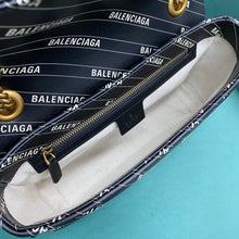 Load image into Gallery viewer, Marmont Small Shoulder Bag
