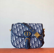 Load image into Gallery viewer, Bobby Medium Oblique
