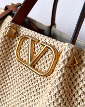 Load image into Gallery viewer, Raffia Tote
