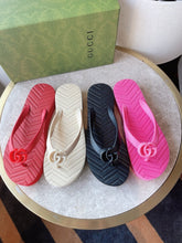 Load image into Gallery viewer, Chevron Thong Sandals
