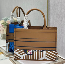 Load image into Gallery viewer, Leather Book Tote
