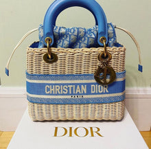 Load image into Gallery viewer, Medium Lady D Wicker
