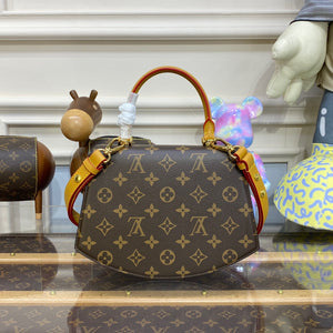 Tilsitt Bag