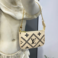 Load image into Gallery viewer, Mini Pochette

