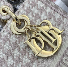 Load image into Gallery viewer, Lady D Medium
