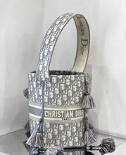 Load image into Gallery viewer, Bubble Bucket Bag
