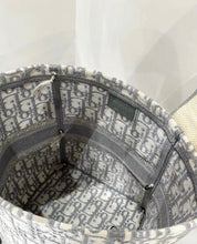 Load image into Gallery viewer, Bubble Bucket Bag
