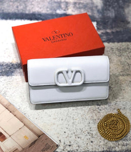 V Logo Clutch