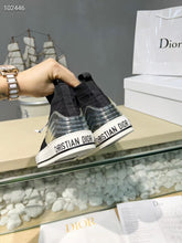 Load image into Gallery viewer, Walk n Dior
