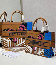 Load image into Gallery viewer, Leather Book Tote
