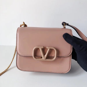 V Sling Shoulder Bag