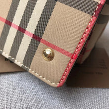 Load image into Gallery viewer, Small Vintage Check Crossbody Bag
