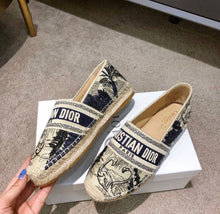 Load image into Gallery viewer, Granville Espadrilles
