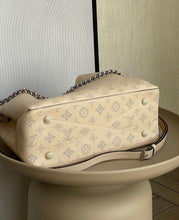 Load image into Gallery viewer, Bella Tote

