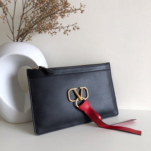 V Ring Pouch