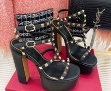 Load image into Gallery viewer, Rockstud Platform Sandals
