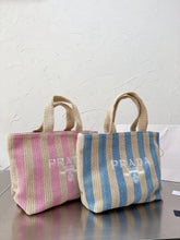 Load image into Gallery viewer, Large Raffia Tote
