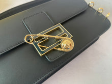 Load image into Gallery viewer, Brooch Baguette
