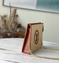 Load image into Gallery viewer, Raffia Clutch
