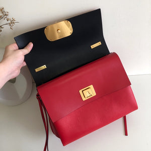 V Ring Shoulder Bag