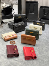 Load image into Gallery viewer, Manhattan Shoulder Bag
